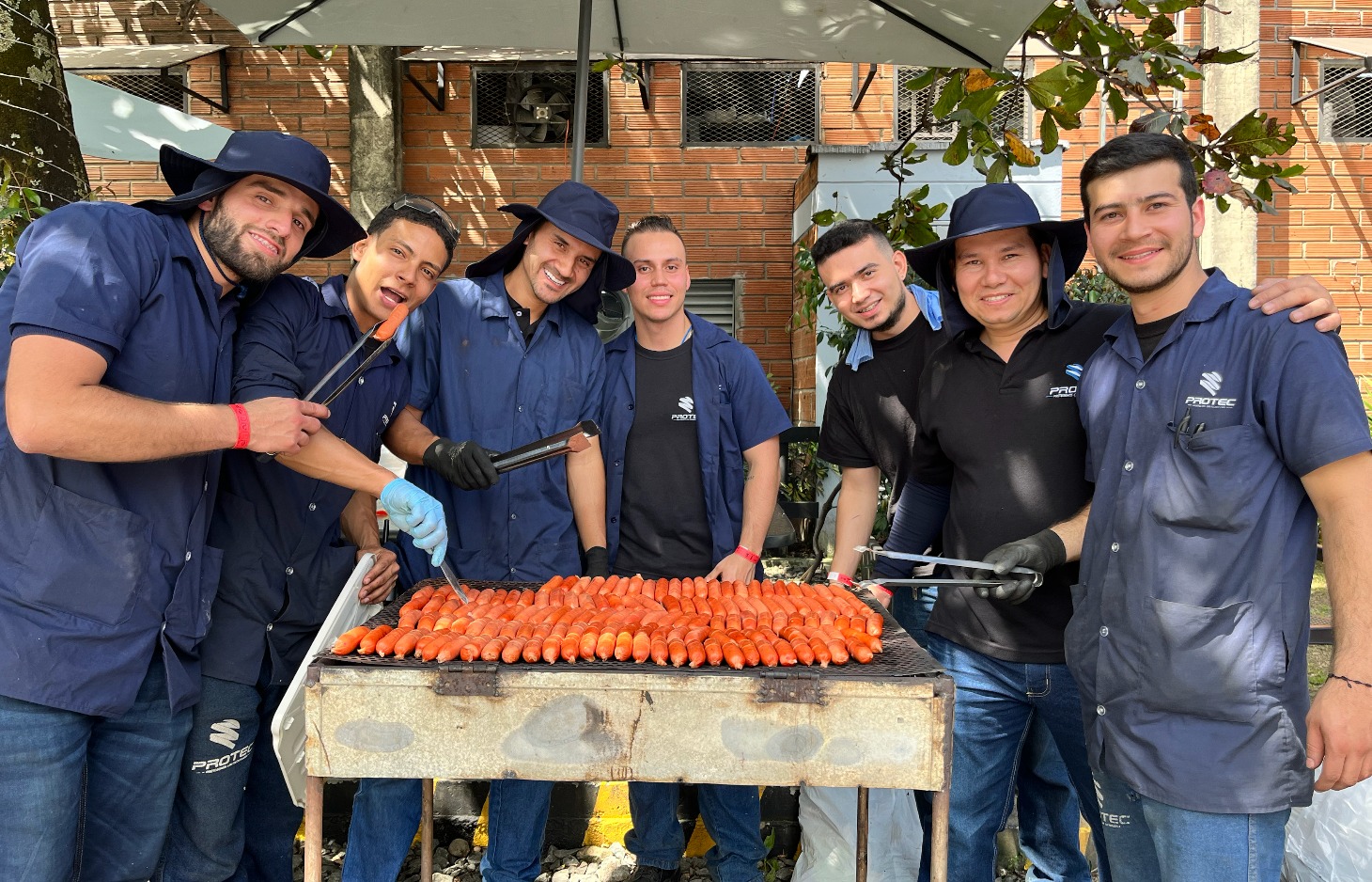 Trabajando En Fabrica De Art Culos De Protecci N S A S Protec